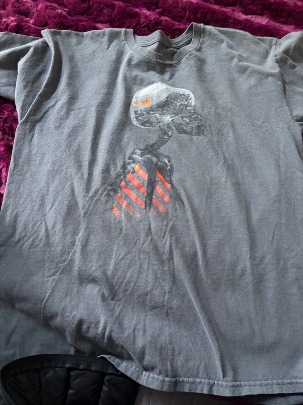 Rare Nike orange swoop skull skeleton grey men’s tee excellent condition large